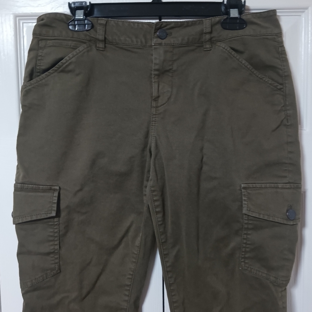 Talbot's Cargo Olive Green Signature Capri Pants